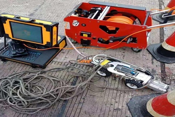 正蓝CCTV管道检测机器人